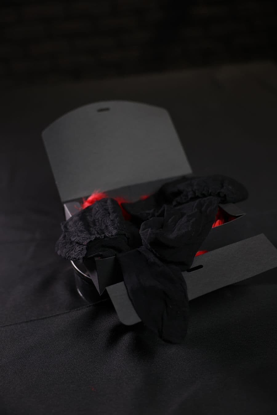 Чулок с черным кружевом image 2