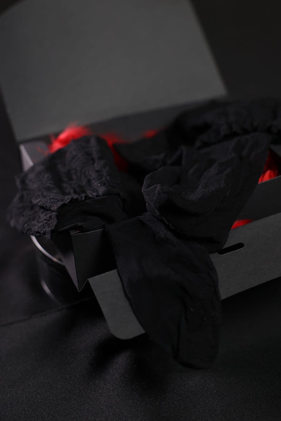 Чулок с черным кружевом image 4